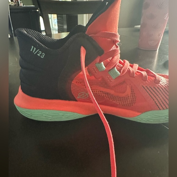 Nike Kyrie Flytrap 5 Magic Ember Dynamic Turquoise - Picture 6 of 8